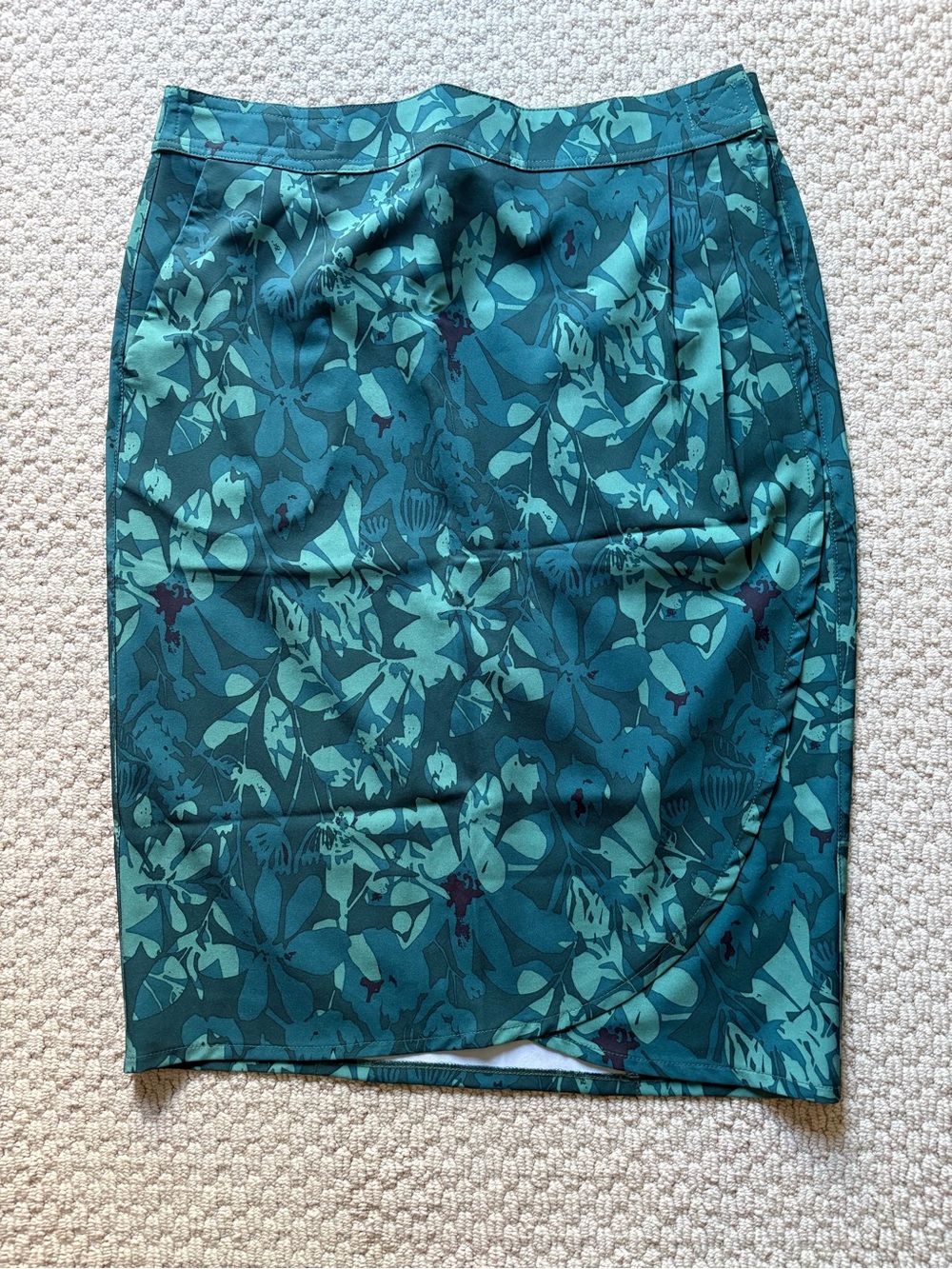 RipSkirt Hawaii ~ Ripskirt ~ Medium ~ Length 3 ~ Camo Floral Green
